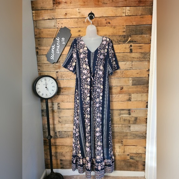 Skies Are Blue Dresses & Skirts - Skies are blue women's floral paisley patterned maxi dress size small